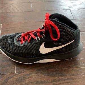 NIKE BLACK AND WHITE BASKETBALL SHOES